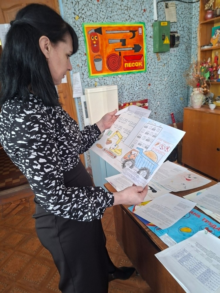 В Центре детского творчества подвели итоги муниципального этапа конкурса детского рисунка «Охрана труда глазами детей»