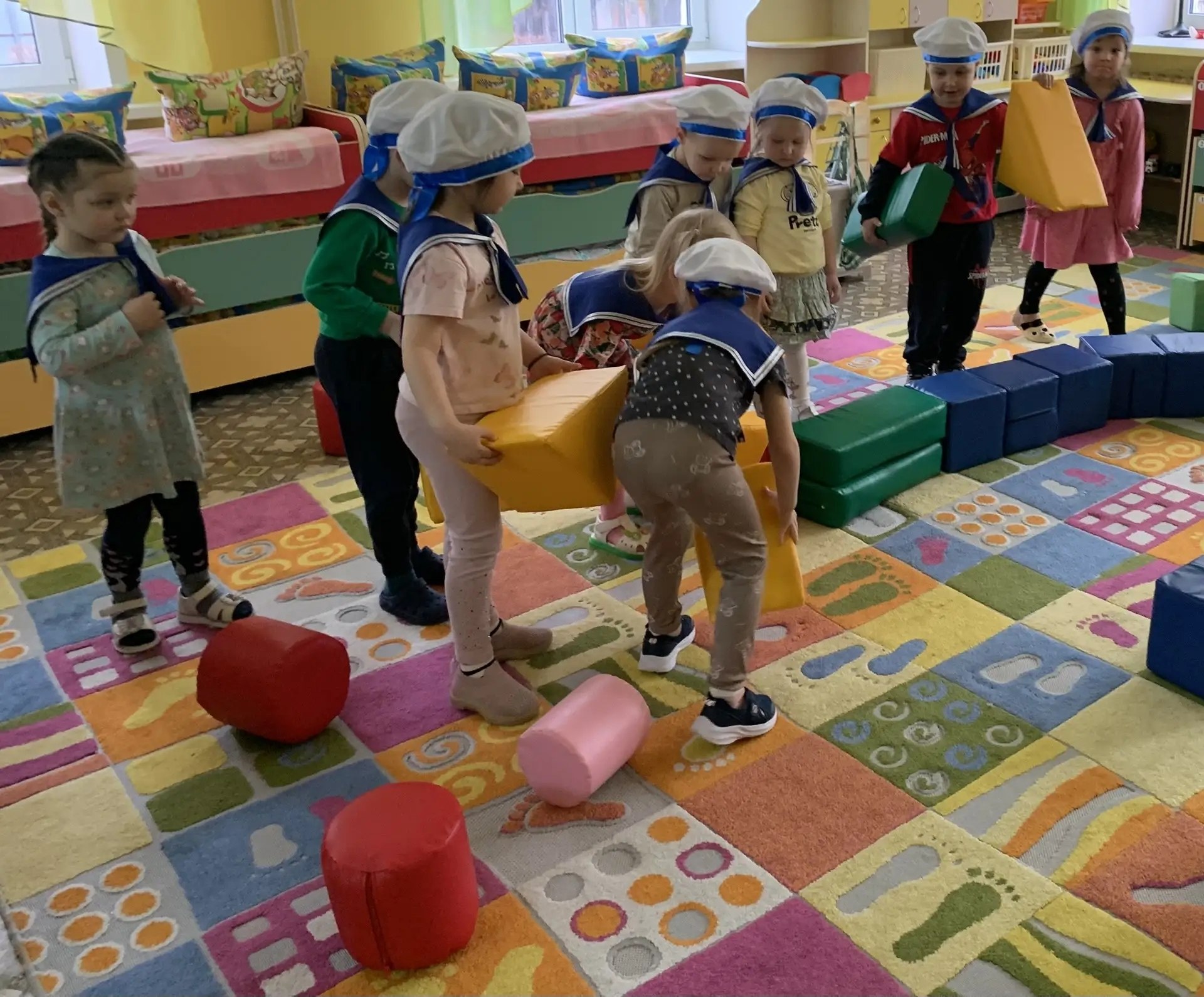 В гостях у морской глубины: как в группе «Теремок» отмечали День моряка-подводника