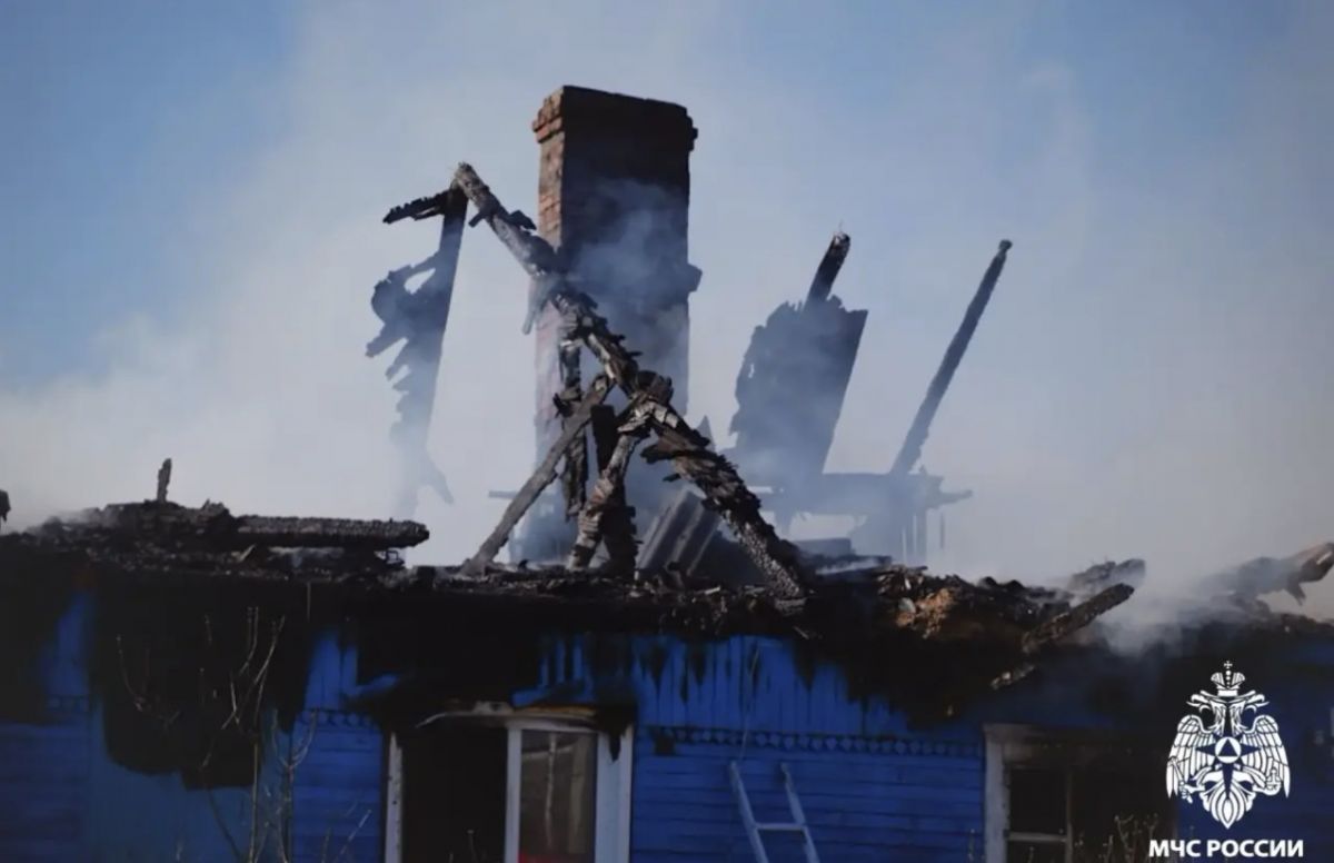 Белых Берегах Брянска сгорел частный дом