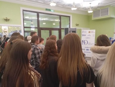 27 марта, во Всемирный день театра и в рамках всероссийской акции «Ночь театрального искусства», в Брянском областном методическом центре «Народное творчество» состоялся интерактивный перформанс, посвящённый театральному...