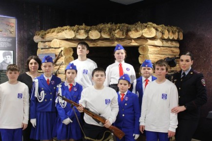 Сотрудники управления Госавтоинспекции Брянской области организовали для юных инспекторов движения экскурсию в музей УМВД России по Брянской области