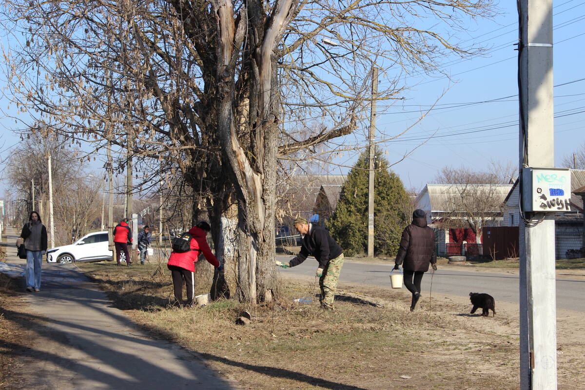 На санитарную пятницу в Климово вышли более 70 человек