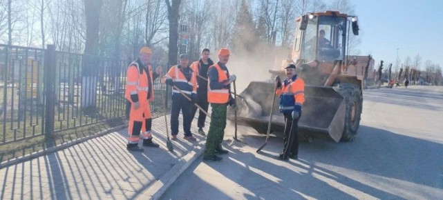 4 апреля, в преддверии теплых дней в Клетнянском районе прошел очередной весенний субботник