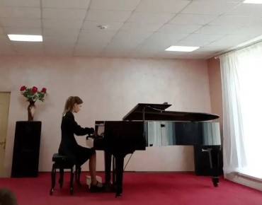 3 апреля в малом зале МБУДО «Детская школа искусств N 10» прошел ежегодный внутришкольный конкурс юных пианистов"Весенняя капель"