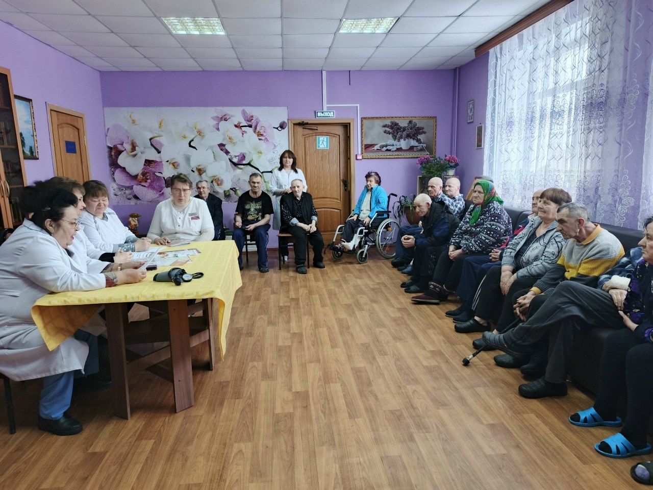 В рамках регионального проекта "Старшее поколение" и региональной программы "Активное долголетие" в ГБСУ "Дом социального обслуживания Погарского района" заработала Школа здоровья