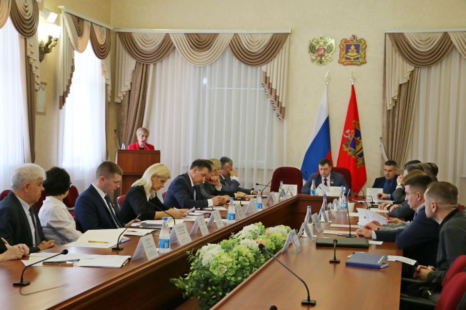 Комитет по делам ветеранов обсудил меры поддержки участников СВО и их семей