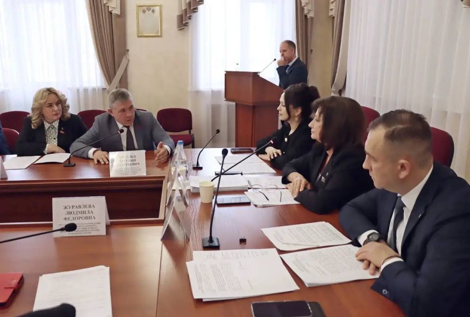 Социально значимые темы рассмотрел комитет по вопросам социальной политики и здравоохранения под руководством Светланы Кудиновой!