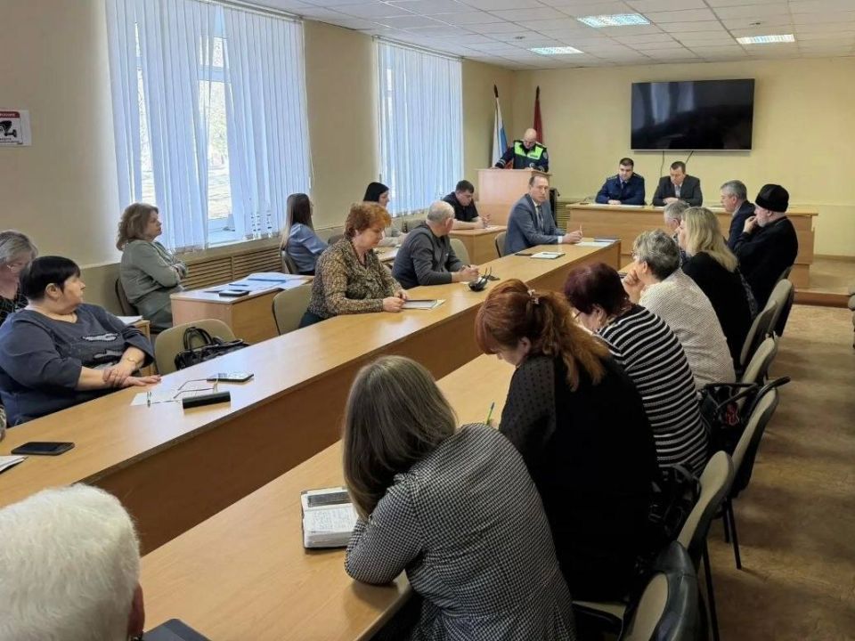 На заседании комиссии по обеспечению безопасности дорожного движения при администрации Жуковского муниципального округа сотрудники Госавтоинспекции МО МВД России «Жуковский» подняли вопросы аварийности с участием...