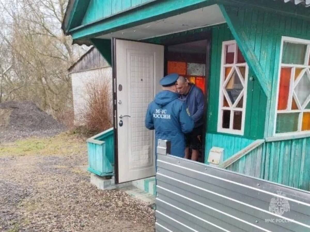 В Брянске сотрудники МЧС перешли на регулярный осмотр зон подтопления