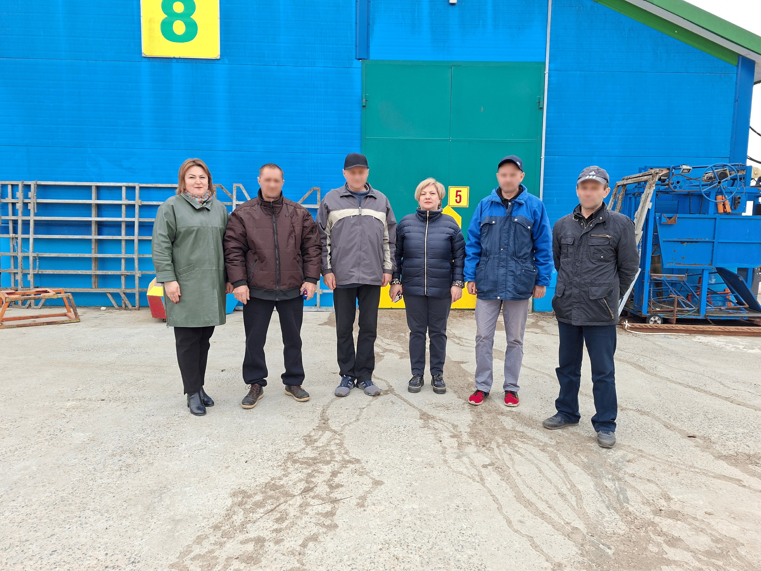 6 апреля специалист Кадрового центра «Работа России» города Брянска приняла участие в экскурсии на ферму, принадлежащую АО «Железнодорожник»