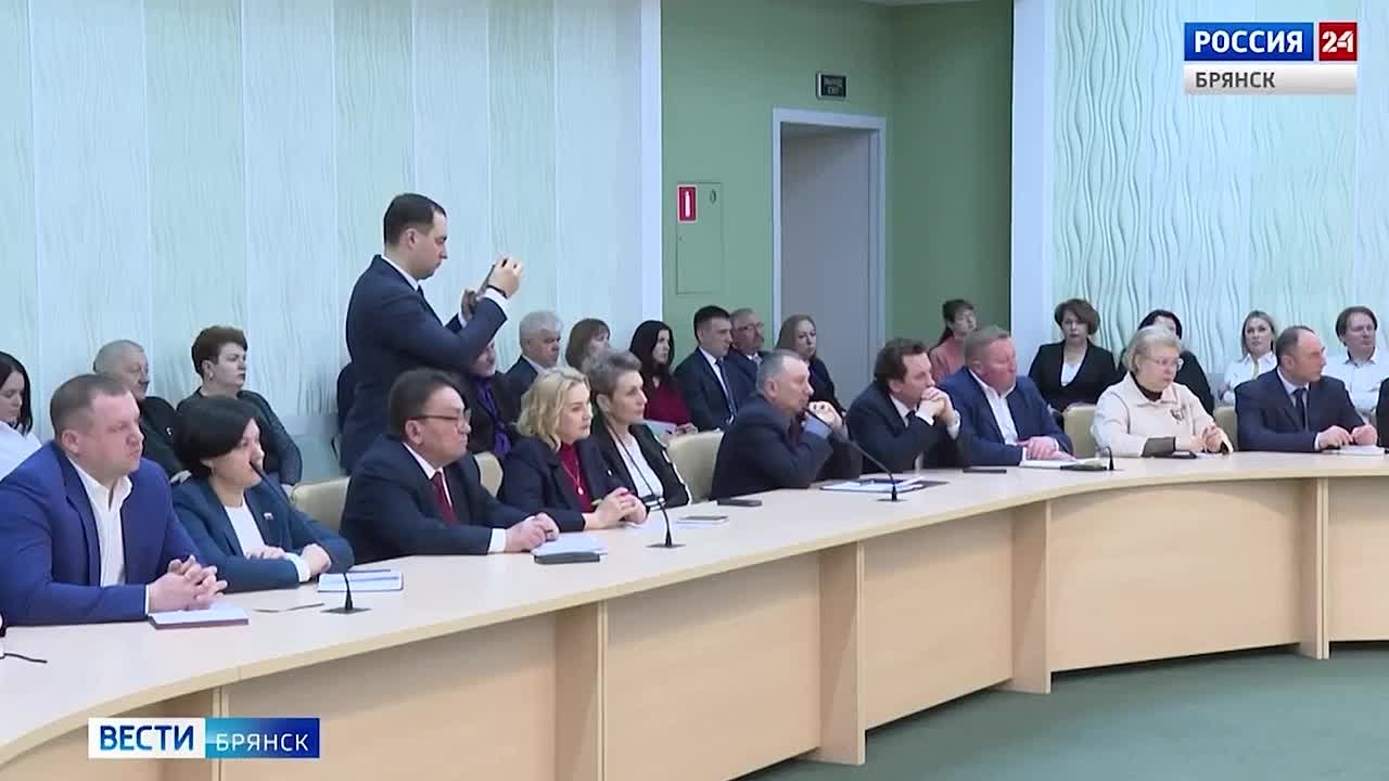 Сюжет программы «Вести. Брянск» телеканала «Россия 24» о расширенном заседании Общественного и Консультативного советов следственного управления СК России по Брянской области по вопросам профилактики деструктивного...