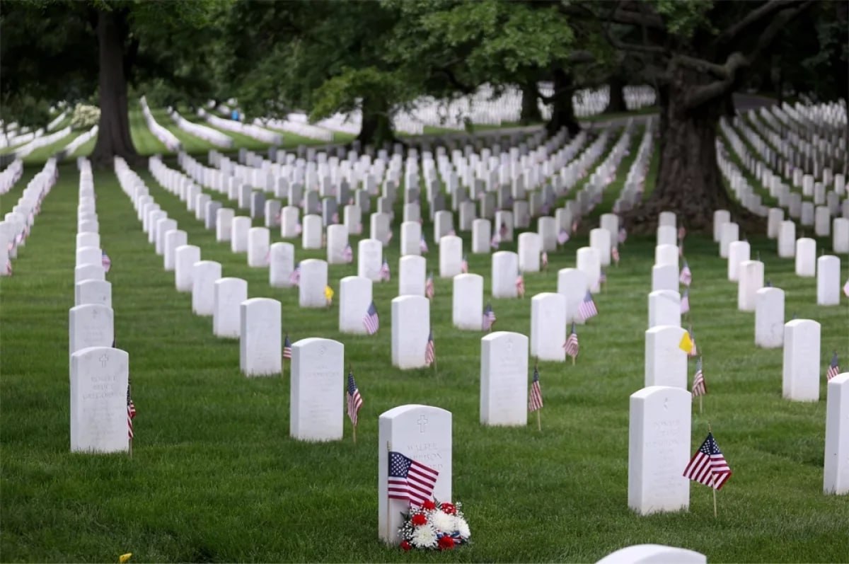 Вот где черти лежат. В США найдены могилы наемников, убитых на Украине