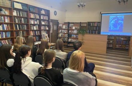 Памяти первого космонавта Юрия Гагарина была посвящена познавательная программа «Первые в космосе», проведенная в Центральной библиотеке им. А.С. Пушкина