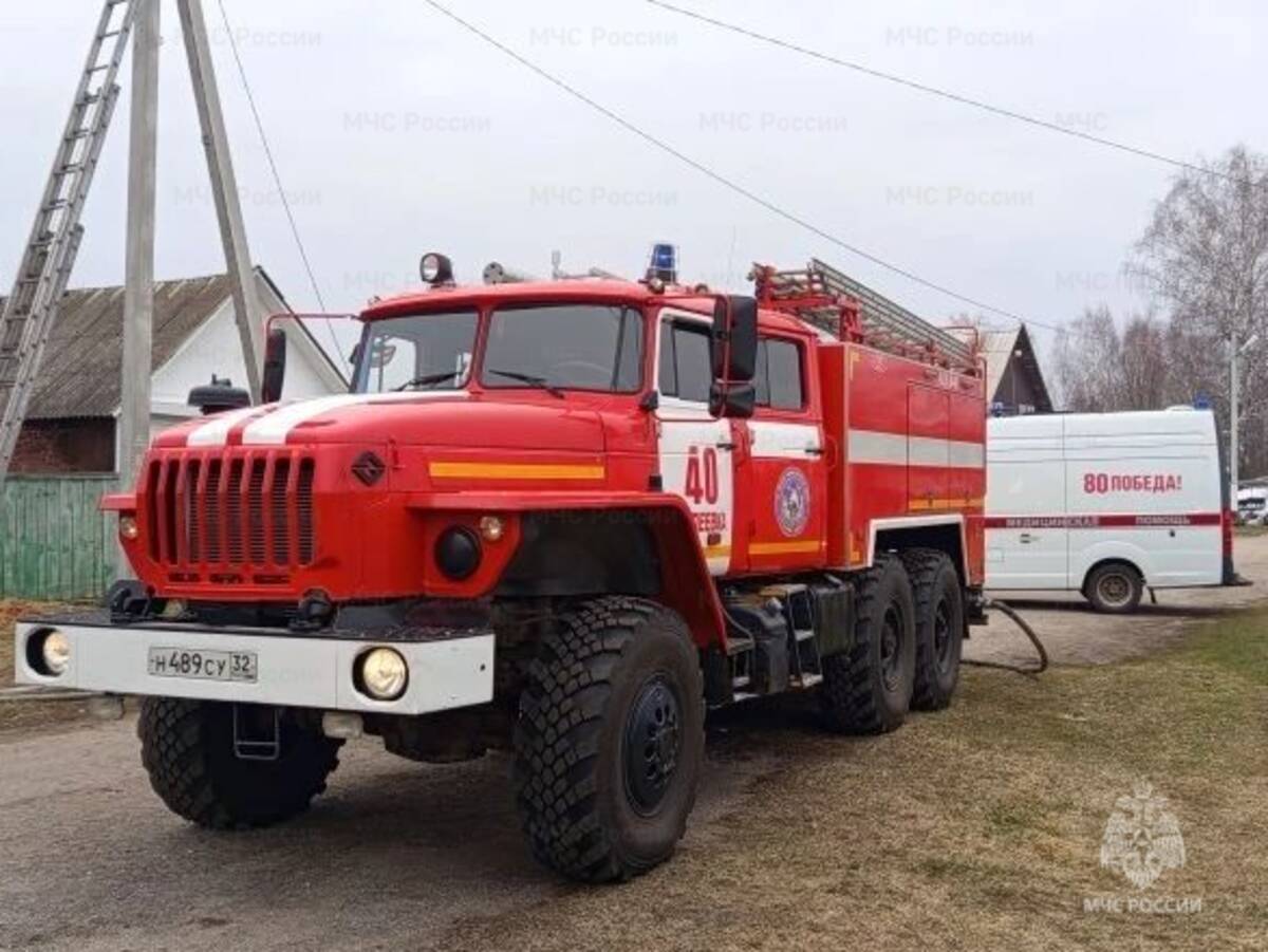 МЧС сообщает: 10 пожаров потушили в Брянской области за сутки