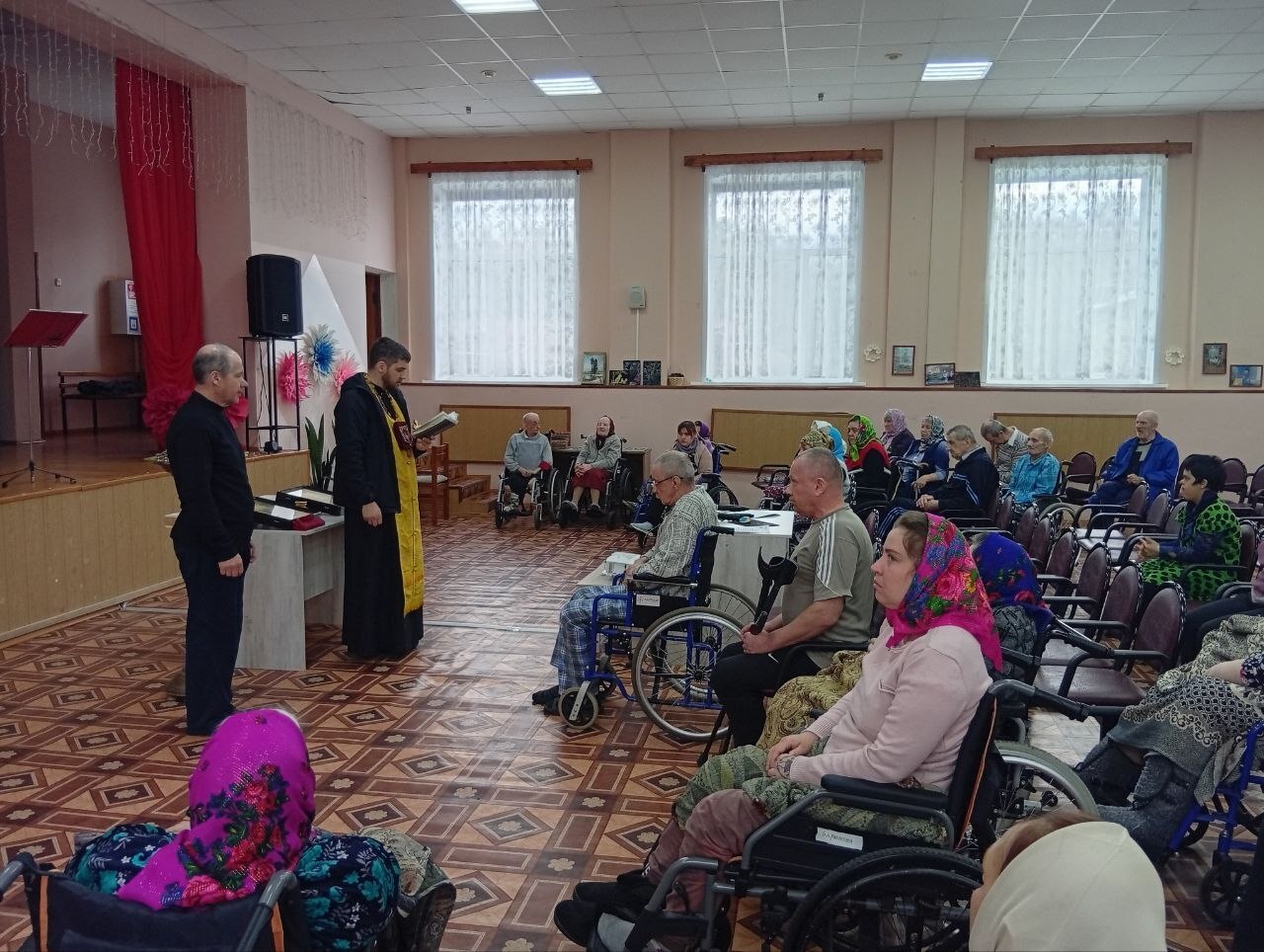 Сегодня у нас был особенный день — к нам приехали священнослужители Храма во имя Святого Александра Невского города Жуковка