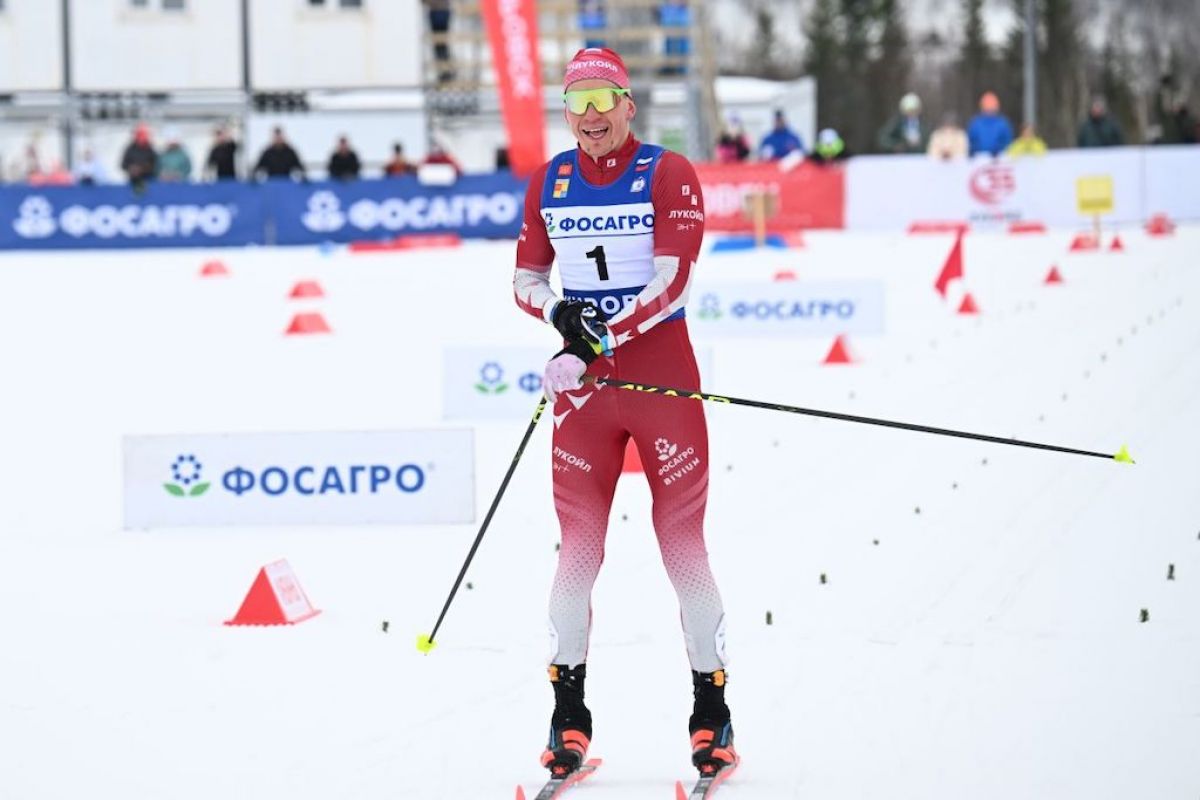 Брянский лыжник Большунов выиграл гонку на 70 километров в Мончегорске