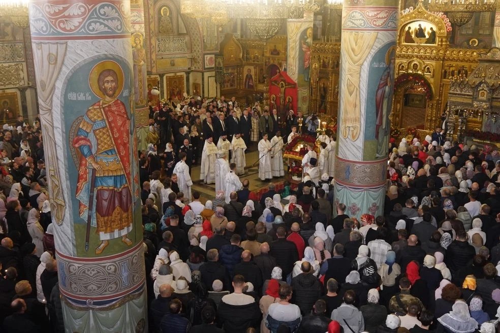 Губернатор Александр Богомаз поздравил земляков со светлым праздником Христова Воскресенья