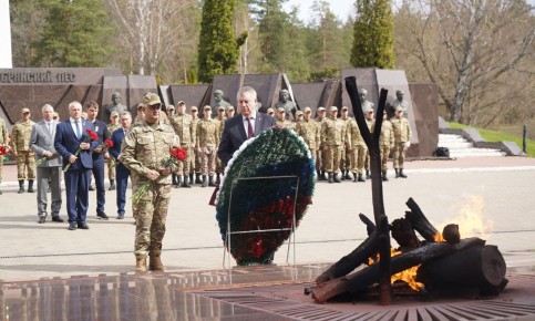 Командующий группировкой «Север» генерал-полковник Евгений Никифоров вручил бойцам бригады «БАРС-Брянск» медали «За укрепление боевого содружества»