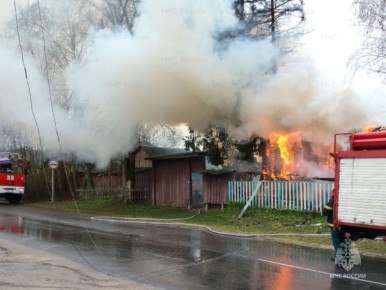 В Новозыбковском округе при пожаре в жилом доме погиб мужчина