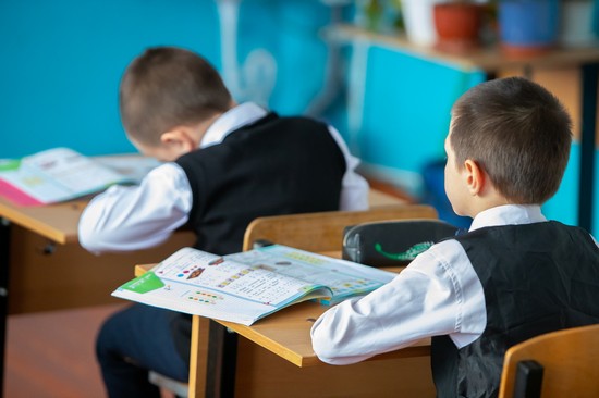 В Клетне детей кормили из битой посуды