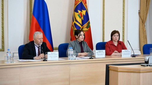 Долги по зарплате обсудили на заседании в Правительстве Брянской области