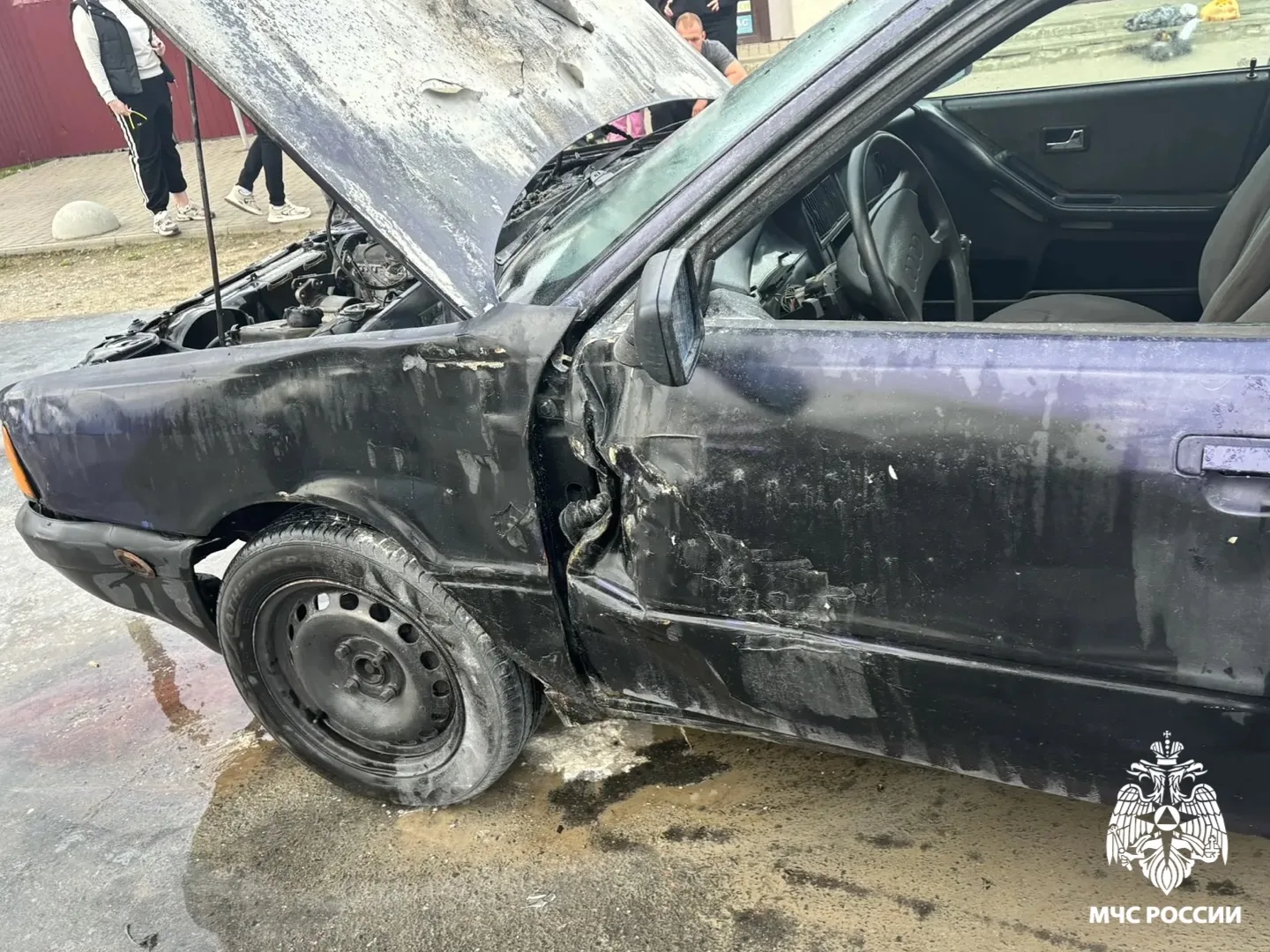 в поселке Климово огнеборцы ликвидировали пожар в автомобиле