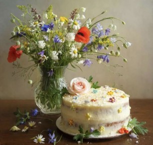 Брянец купил с найденной карты торт, цветы и телефон