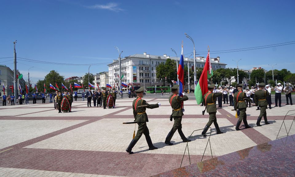 Участники форума «Гомель-Брянск» почтили память тех, кто пал в боях за свободу и независимость братских стран