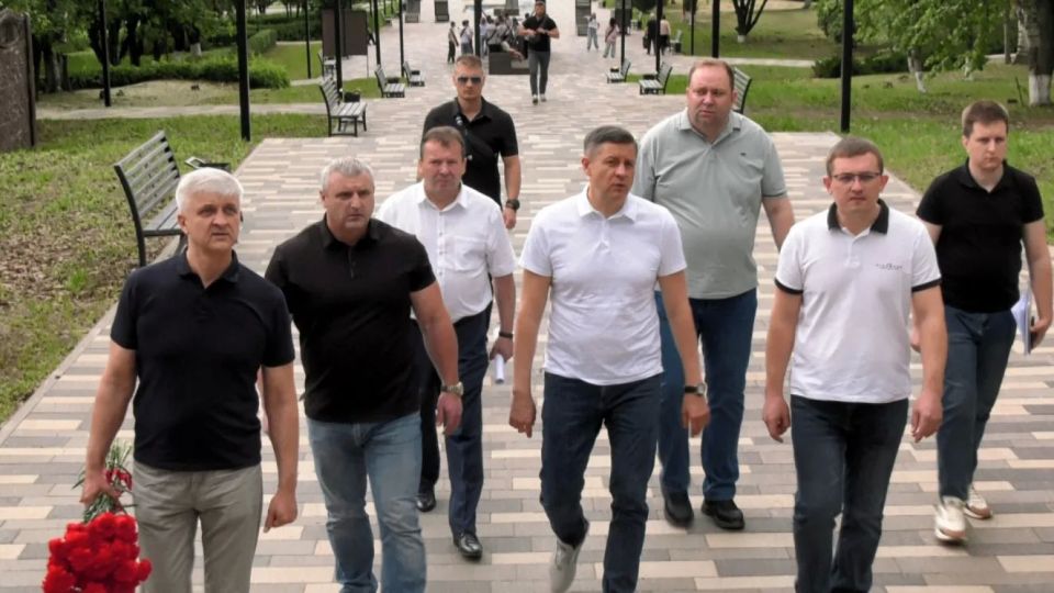Егор Ковальчук с рабочим визитом посетил ЛНР