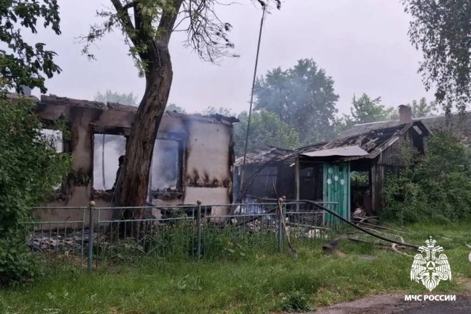 Ночной пожар в Гордеевском районе унес жизни двух человек