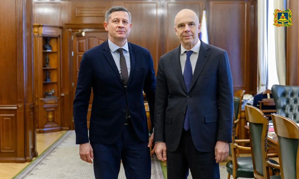 27 мая в Москве состолась рабочая встреча временно исполняющего обязанности Губернатора Брянской области Егора Ковальчука с Министром финансов Российской Федерации Антоном Силуановым