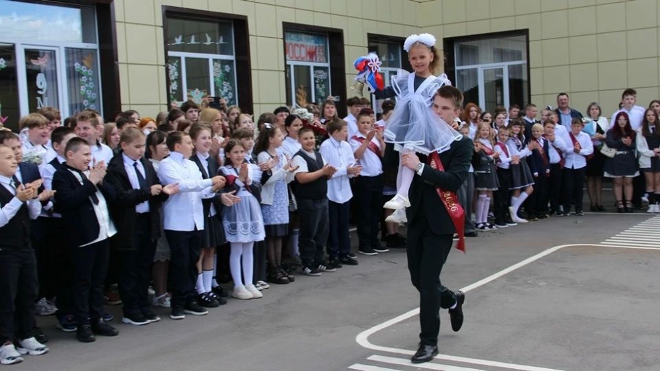 26 мая 2026 года в Красногорском районе прошли торжественные линейки, посвящённые празднику «Последнего звонка»