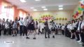 Слезы, вальс и мечты о будущем: в Клинцах педагоги попрощались с выпускниками школ