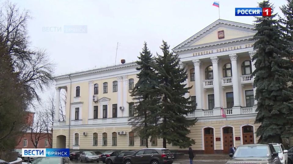 Сегодня согласуют кандидатуры на присвоение почетного звания "Герой Труда Брянской области"