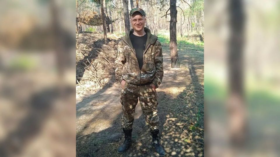 Александр Макаров вручил государственные награды участникам СВО