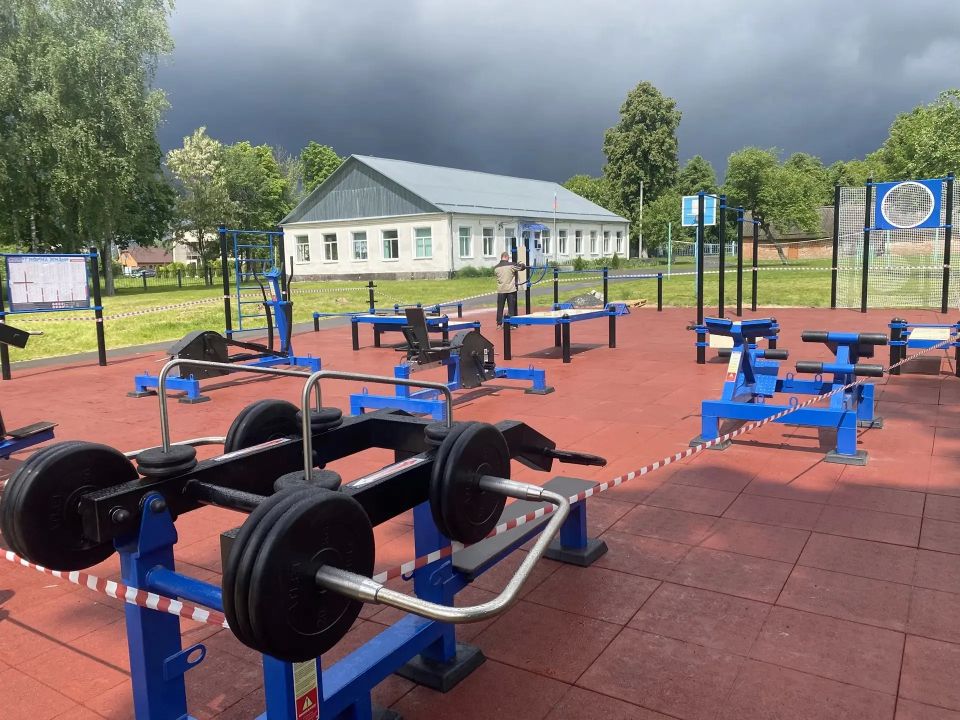 Первый объект о котором мы рассказывали ранее готов! Монтаж многофункциональной спортивной площадки для сдачи норм ГТО в с Ольховка завершён раньше срока