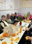 Сегодня в Дарковичском доме социального обслуживания прошёл очень необычный мастер-класс по изготовлению мандаринов из сеточек для фруктов