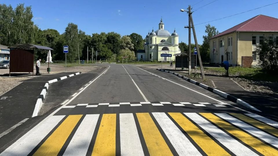 В селе Гринево появились оборудованные остановки благодаря вмешательству прокуратуры