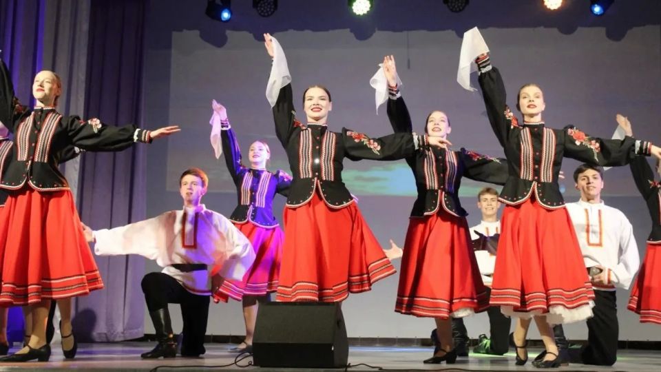 Ансамбль танца "Карамель" в Брянске отметил 15-летие