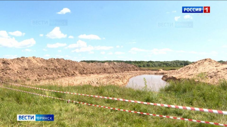 В Бежице начали незаконно добывать песок в пойме реки Болва