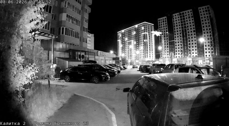 Звуки, похожие на стрельбу, прошлой ночью слышали жители Романа Брянского: публикуем видео