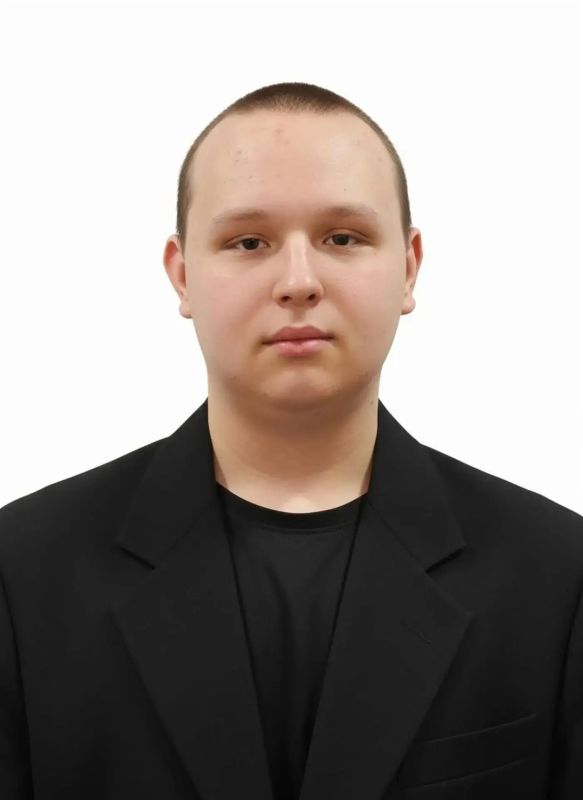 Поздравляем первого стобалльника, выпускника МАОУ Старской СОШ Илью Ильюшина