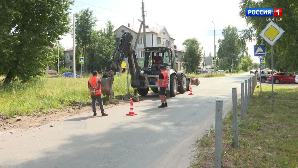 Возле нескольких образовательных учреждений Брянска обновили дороги