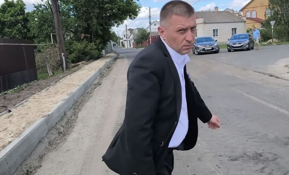 В Новозыбкове случилась потасовка мэра с журналистом на камеру