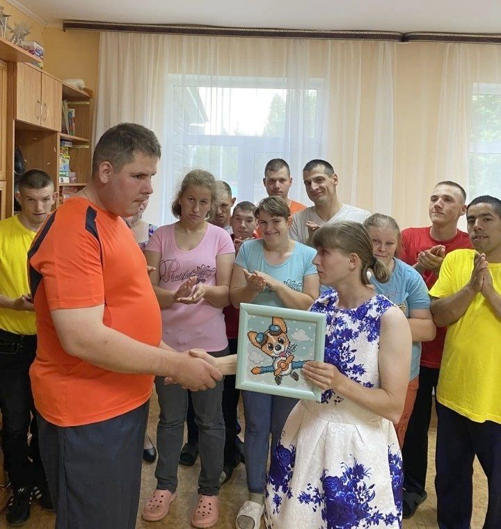Ура! 18 июня особенный день — у воспитанника ГБСУ БО "Дубровский детский дом социального обслуживания "Планета детства" Димы П. день рождения! Дима решил разделить этот волшебный праздник с самыми близкими — своими друзьями!