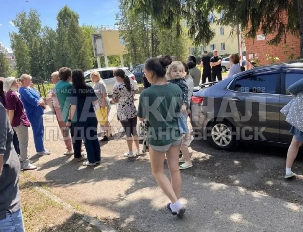 В соцсетях сообщили об эвакуации больниц в Бежице и Фокино