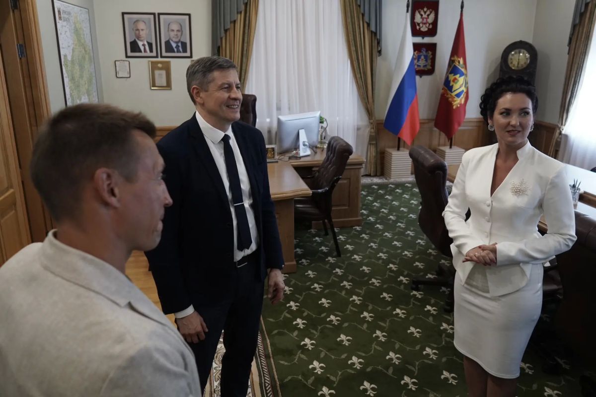 Егор Ковальчук: Про победы и неудачи, взлеты и падения, борьбу и стремление победить, о том, как пройти путь до вершины, — своей историей поделился с брянской молодежью в рамках просветительского проекта «Знание