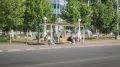 На улице Калинина монтируют новые остановки и укладывают асфальт
