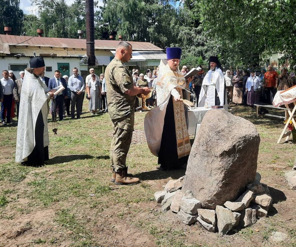 В Карачеве освятили закладной камень в основание нового храма