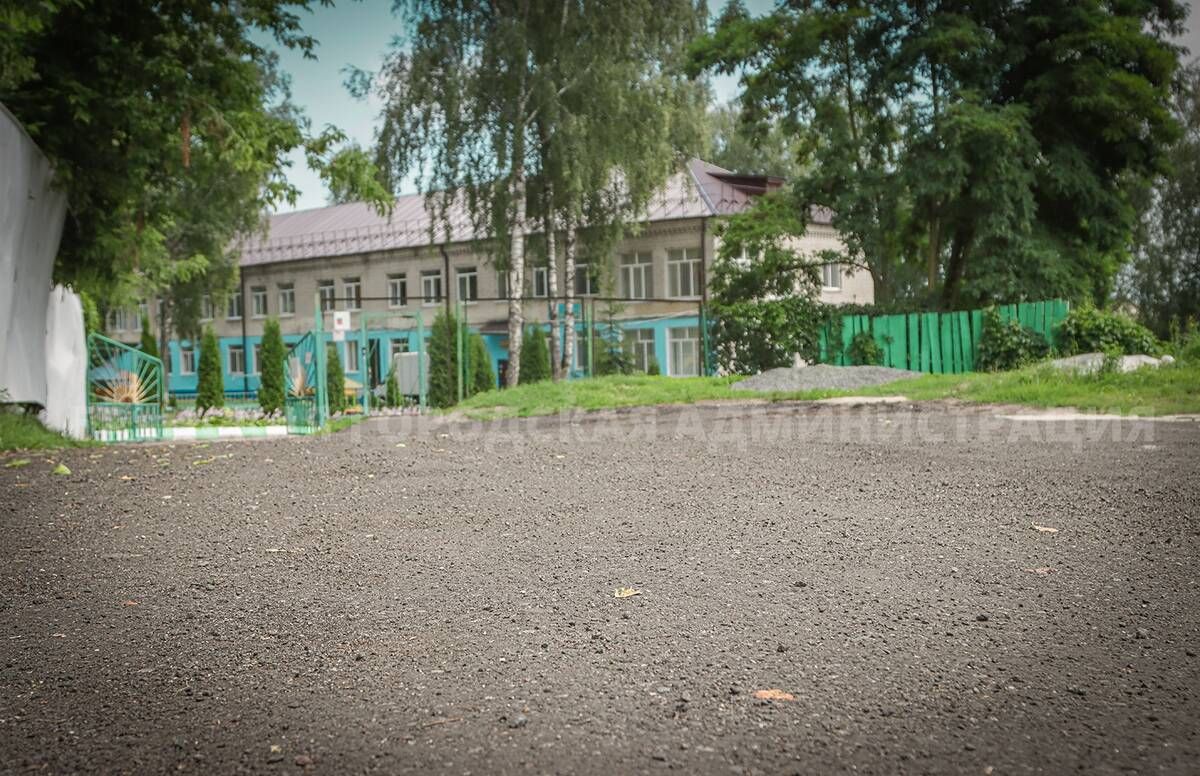 С помощью асфальтовой крошки в Брянске отремонтировали 8700 «квадратов» дорог